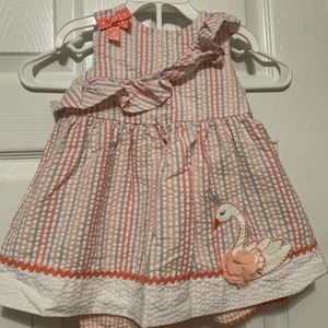 Bonnie Baby 24m seersucker swan short set